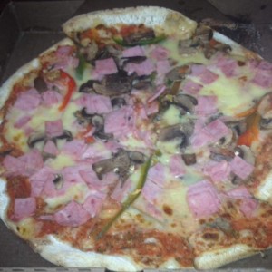 Pizza Cuatro Estaciones, Muy Buena