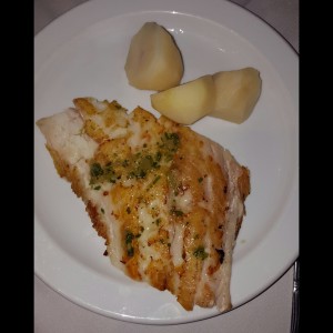 Filet de Robalo al Ajillo