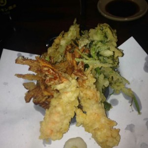 Tempura Mixto, 2 Langostinos y Vegetales, Excelente