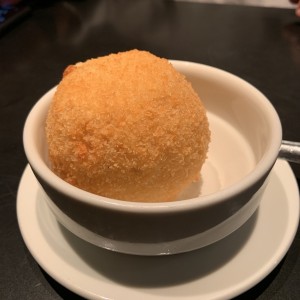 Helado frito de mantecado