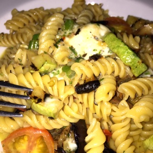 Pasta con queso mozzarela bufalo
