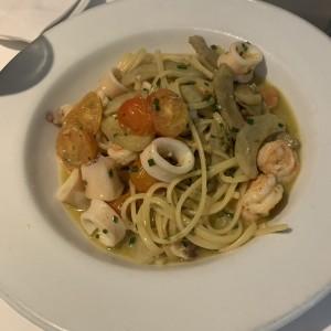 Vermicelli con Camarones y Calamares