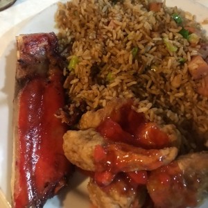 menu en combo : arroz, costilla y pollo agridulce 