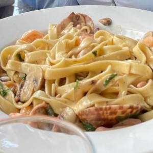 Pasta conncamarones