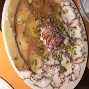 Carpaccio de Atun y Pulpo. Excelente.