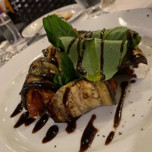 rollitos de berenjena y queso de cabra