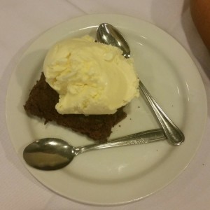 Brownie con helado