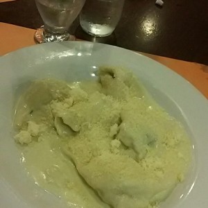 tortellini de ricotta y espinaca, en salsa 4 quesos