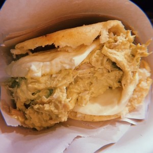 Reina pepiada con queso