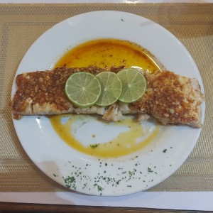 Filet de Curvina con Salsa de ajo arriero