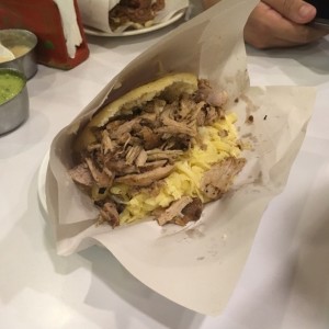 amarillo con pernil