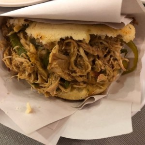 arepa de pollo 