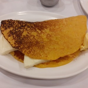 Cachapa con queso de mano
