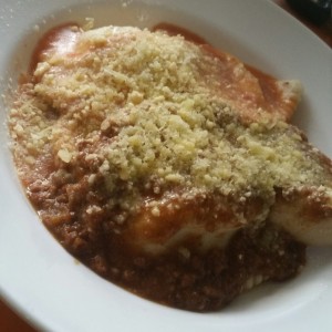Tortelones Bologna (rellenos de ricota espinaca)