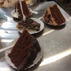 Torta de chocolate y coco, moka, chocolate con oreo y cheesecake de oreo
