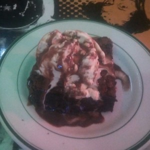 brownie con helado