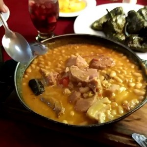 fabada y pimientos fritos