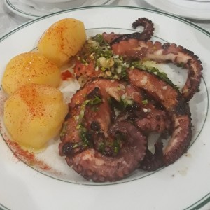 una Entrada con Pulpo a la parrilla