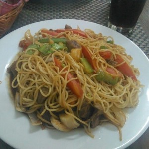 Tallarin Saltado