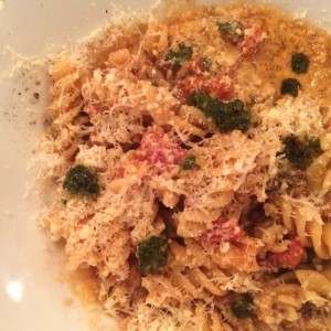 pomodoro y pesto