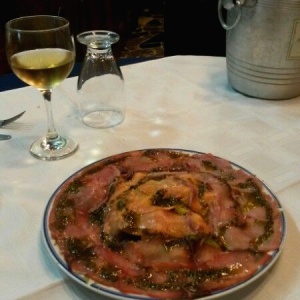 Carpaccio de pez .espada y atun ahumado 