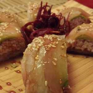 Sushi pizza