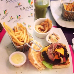 Hamburguesa quedo y tocino!