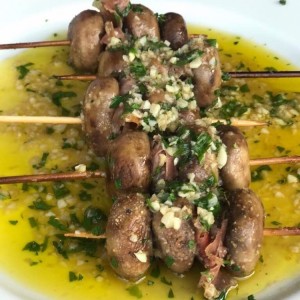 pinchos de champinones