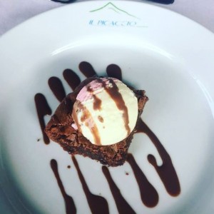 brownie con helado