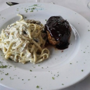 Lomo de cerdo con salsa de moras