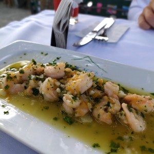 Camarones al ajillo