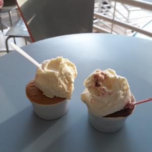 Helados: Dulce de leche + arroz con leche y choco orange + cheesecake