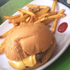 Hamburguesa combo infantil