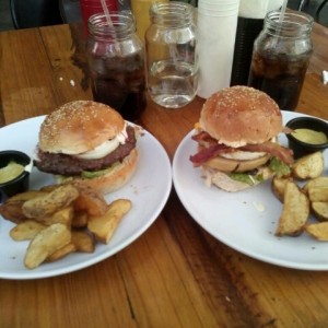 Hamburguesa Jucy Lucy y Barbacoa