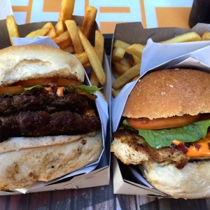 La Pareja, Doble Carne y De Pollo...
