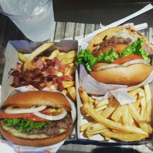 hamburguesa sencilla y hamburguesa shack 