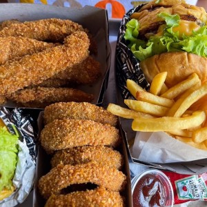 Tenders, aros de cebolla y burger