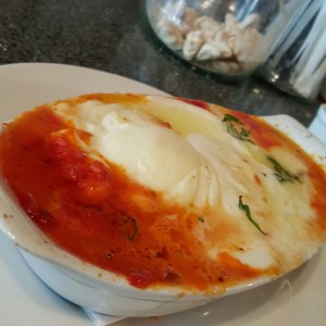 burrata en salsa de aji dulce