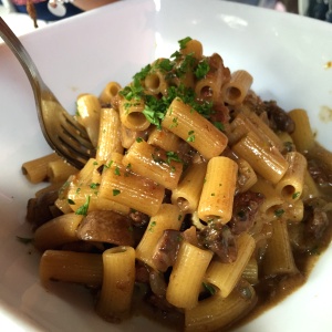 Pasta con lomito y champignon