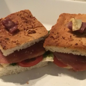 focaccia al prosciutto