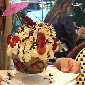 Copa de helado de tres sabores