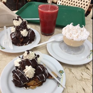 Profiterol y Tres leches