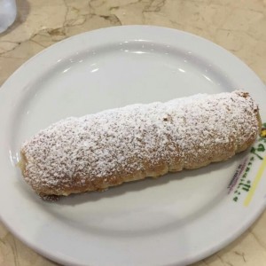 Enrollado de crema pastelera