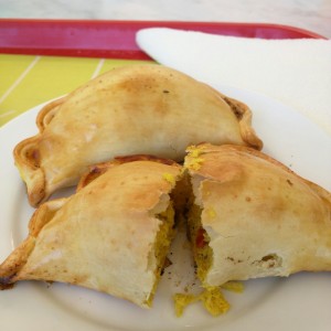 desayunos: pasteles de carne mechada o pollo 