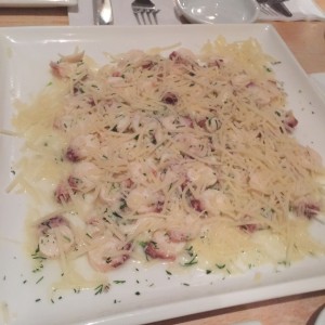 tiradito de pulpo con parmesano