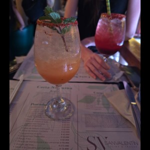 mocktails maracuyá y frutos del bosque