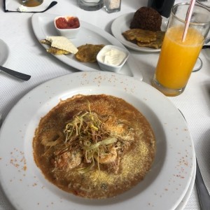 Róbalo Gratinado con Mariscos
