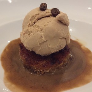 enyucado con helado de cafe