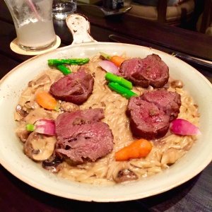 Lomo de res con orzo