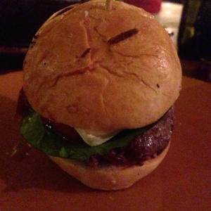 Sliders de res con queso brie